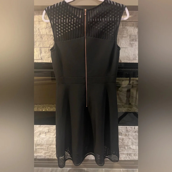 Tahari by Arthur Levine size 6 black cutout A-Line dress - Picture 7 of 11